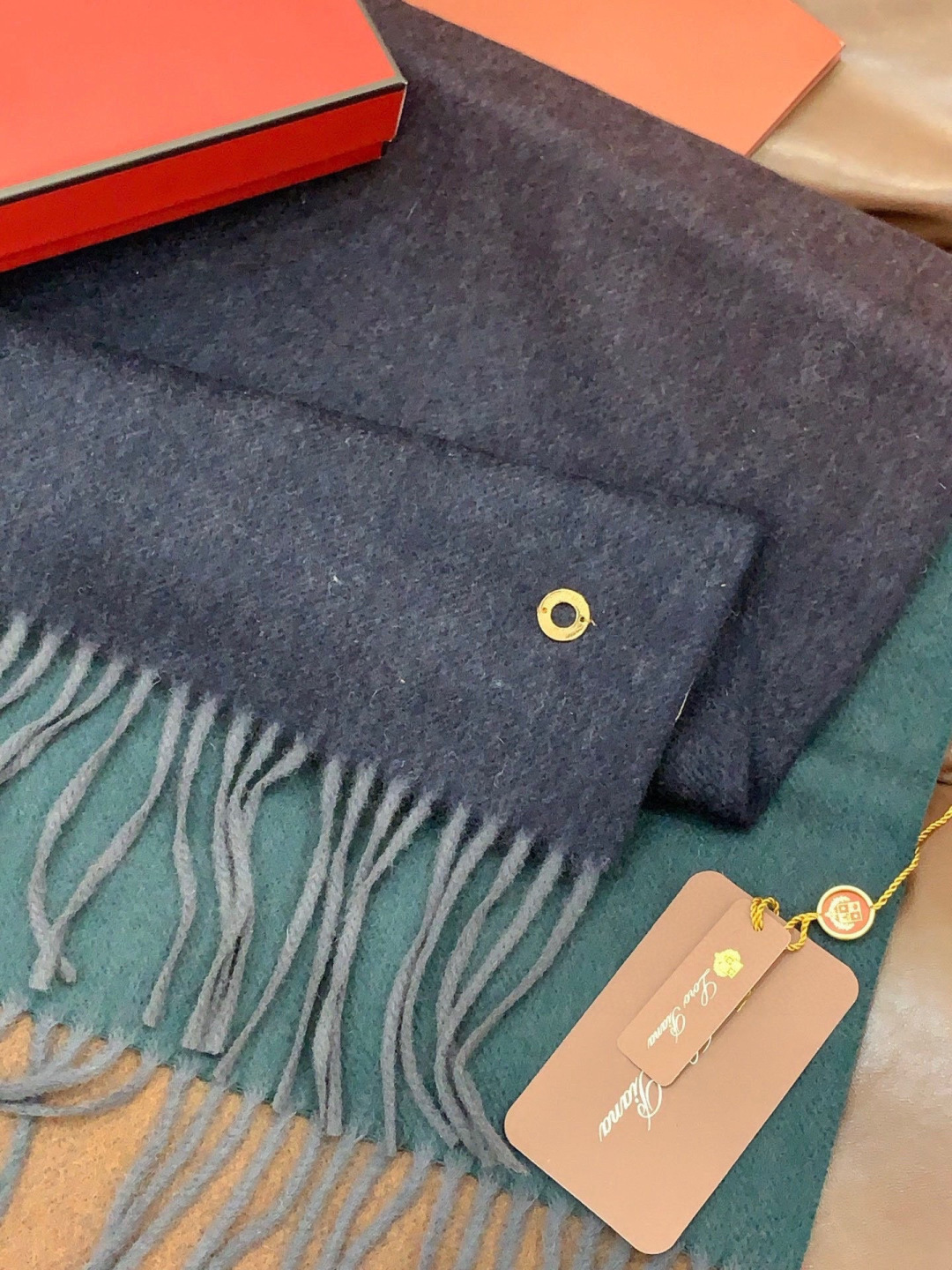 ✨✨太美了😍 【皮安娜】情侣款 美到要尖叫😱专柜最新款🎊英伦欧美范儿「多色渐变」又是一款即时尚又实用的大