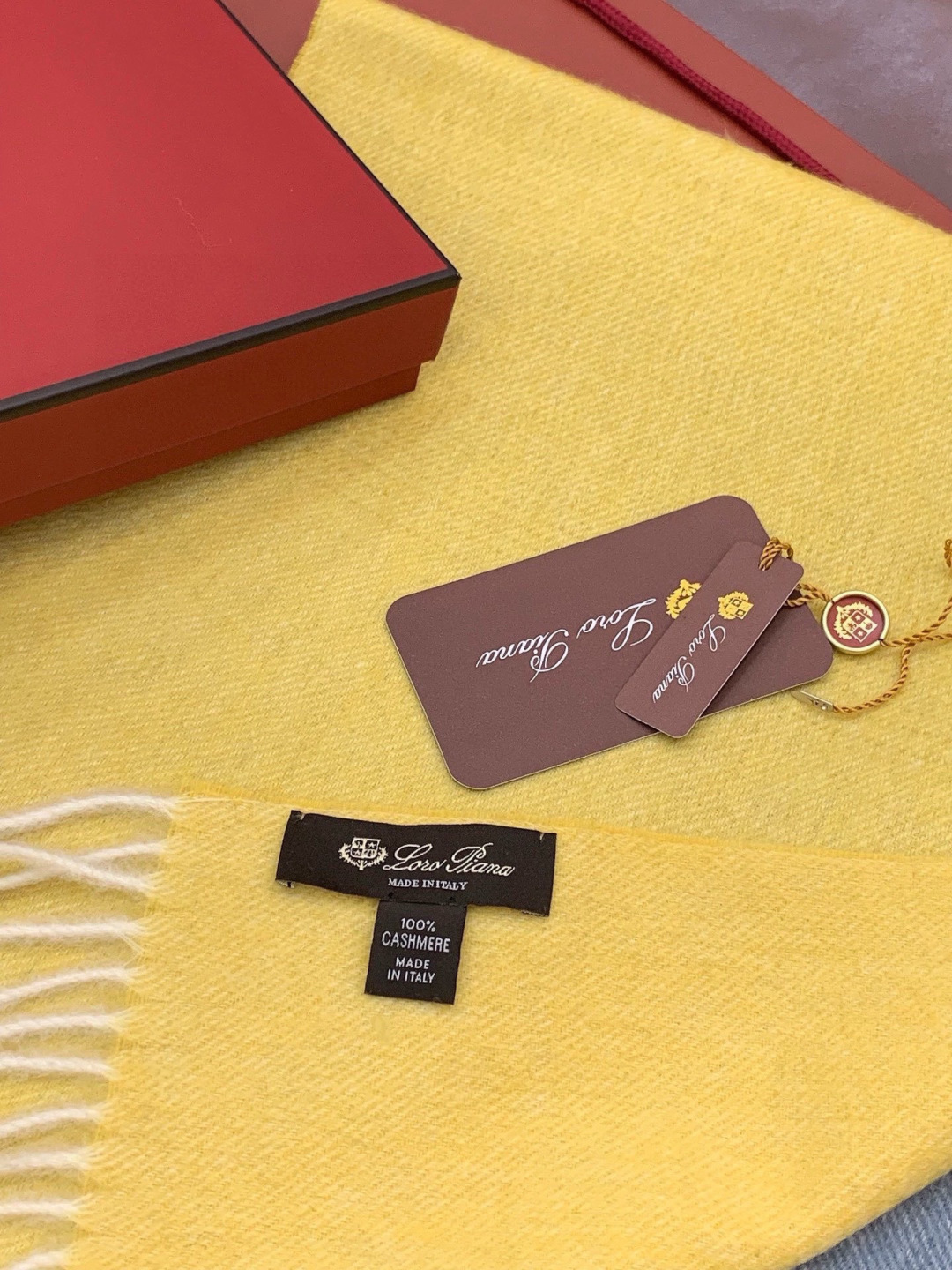 ✨✨太美了😍 【皮安娜】情侣款 美到要尖叫😱专柜最新款🎊英伦欧美范儿「多色渐变」又是一款即时尚又实用的大