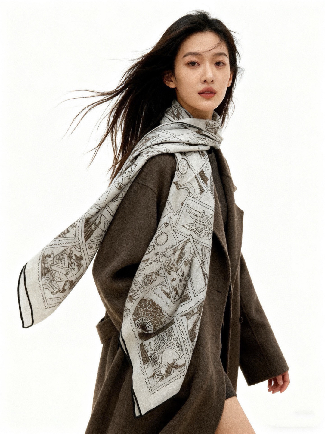 NO:728143,Be the first to get the new [Double-sided velvet square scarf of the same color] Hand-rolled cashmere and silk blended shawl (70% cashmere, 30% mulberry silk) This shawl is made of classic cashmere and silk blended fabric, soft and light, easy to wear. A must-have for air-conditioned rooms!  Ideal for colder days or cooler evenings. Dimensions 140x 140 cm | Due to the hand-rolled edges of this shawl, the dimensions may vary slightly from those shown. High version scarf, high version scarf, real silk, shawls19860909抢先 上新【双面同色丝绒方巾】手工卷边山羊绒和真丝混纺披肩（70山羊绒,30桑蚕丝） 这款披肩采用经典山羊绒和真丝混纺面料,柔软轻盈,佩戴方便.空调房必备！寒冷时分或微凉夜间的理想之选. 尺寸140x 140厘米 | 由于这款披肩采用手工卷边,与标示的尺寸或会略有不同高版本围巾,高版本围巾,real silk,shawls,scarf