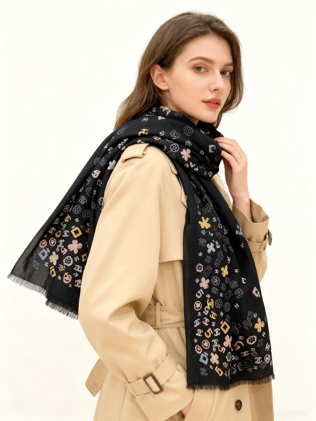 💟CHANEL香奈儿经典元素设计优雅大方，绕在颈间超级完美💋💋简直人间的尤物😍 专柜品质[玫瑰]长巾10