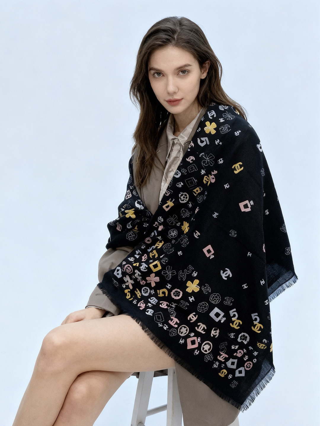 NO:727985,CHANEL Chanel's classic elements are designed elegantly and elegantly. When wrapped around the neck, it is so perfect that it is simply a beauty in the world. Counter quality [rose] long scarf 100*200cm. Top quality pure cashmere [strong]. If you like it, come and grab it. High version scarf, high version scarf, chanel, chanel19860909CHANEL香奈儿经典元素设计优雅大方,绕在颈间超级完美简直人间的尤物 专柜品质[玫瑰]长巾100*200cm 顶级纯羊绒[强]自留款喜欢的快来抢吧高版本围巾,高版本围巾,chanel,chanel,scarf