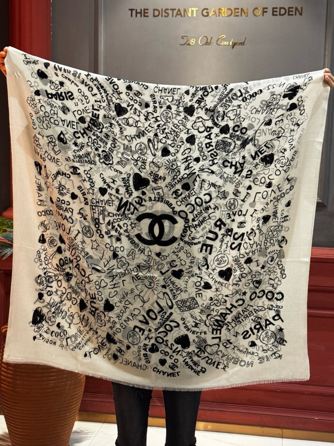 💟新款 💟CHANEL香奈儿经典元素设计优雅大方，绕在颈间超级完美💋💋简直人间的尤物😍 专柜品质[玫瑰]