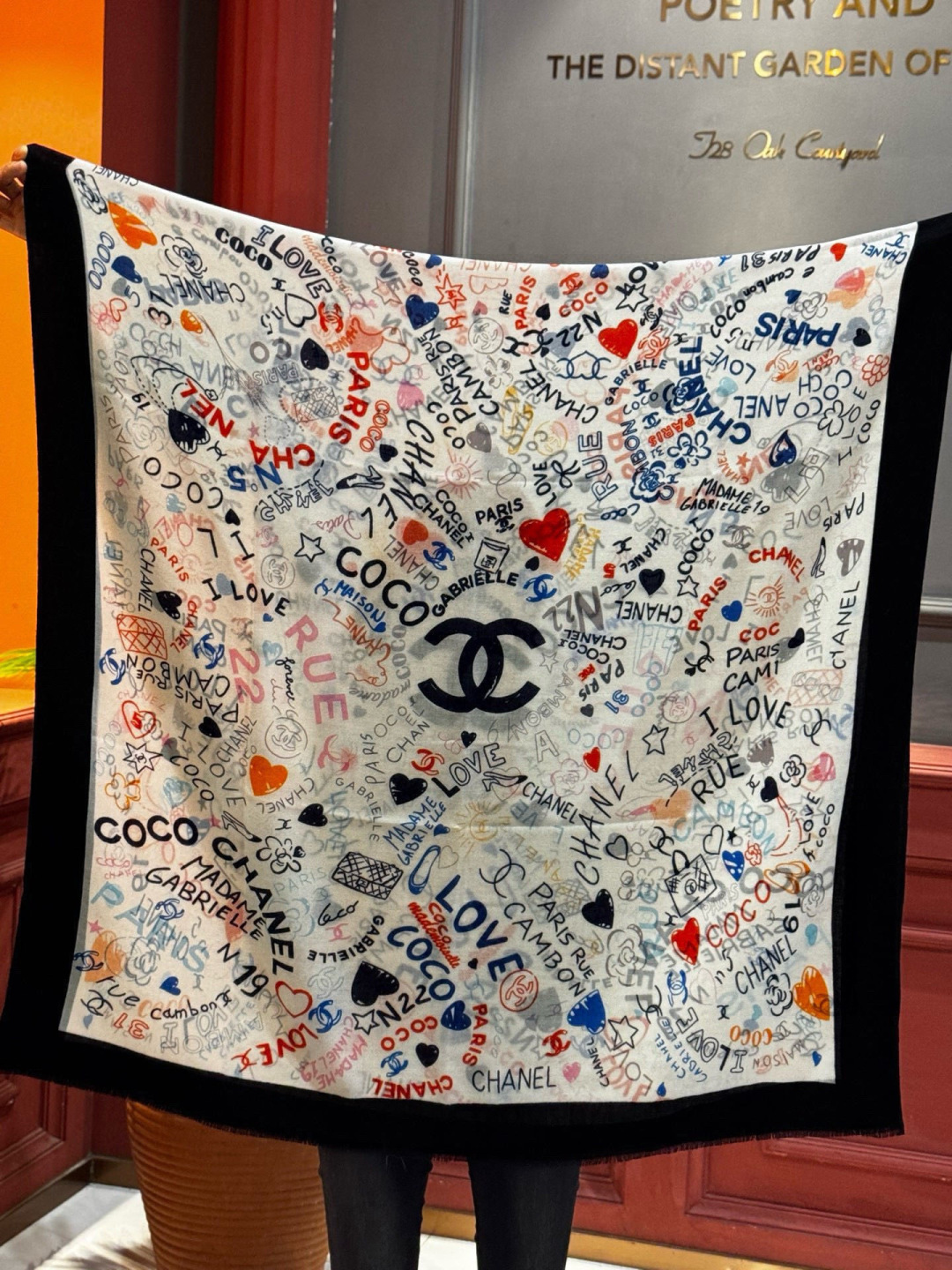 💟新款 💟CHANEL香奈儿经典元素设计优雅大方，绕在颈间超级完美💋💋简直人间的尤物😍 专柜品质[玫瑰]