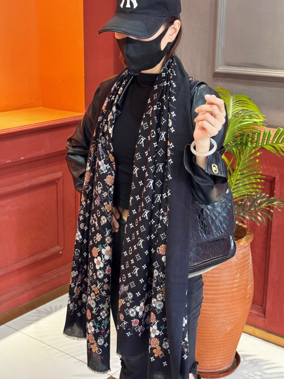 新品🌈上新 专柜同步材质 LV x TM Monogram SuPerflat Flowers 方巾出自