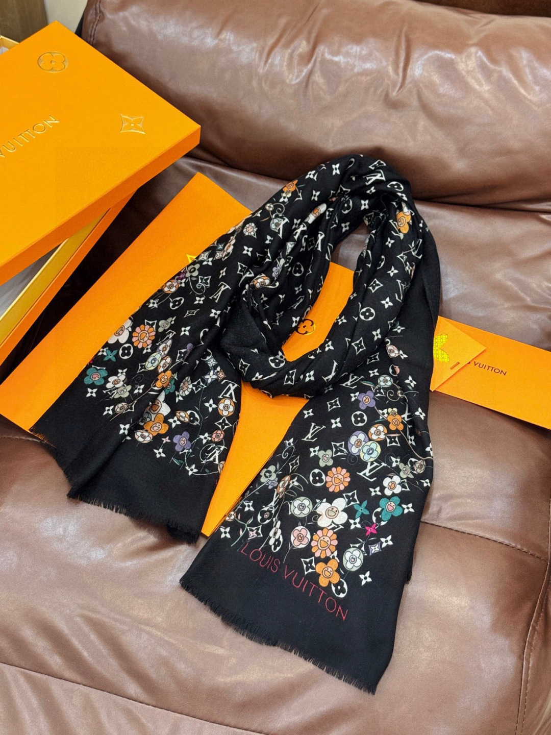 新品🌈上新 专柜同步材质 LV x TM Monogram SuPerflat Flowers 方巾出自