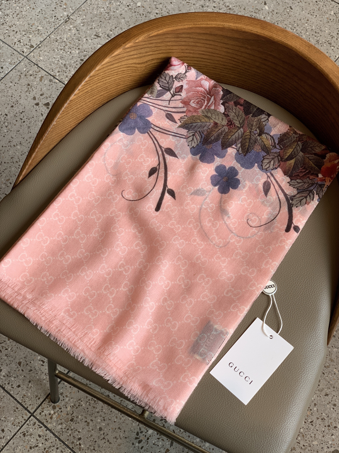 💟秀外慧中，美到过分❗️上身效果疯狂的喜欢❗️Gucci New~300支高端戒指绒！真心美爆了的设计，