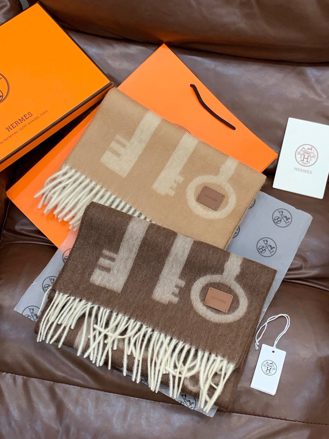 🆕上新爱马仕钥匙男女款这款围巾且买且珍惜😍~都是出口订单所以比较难遇❤️东西讲究少而精😍好看的一定要收😎
