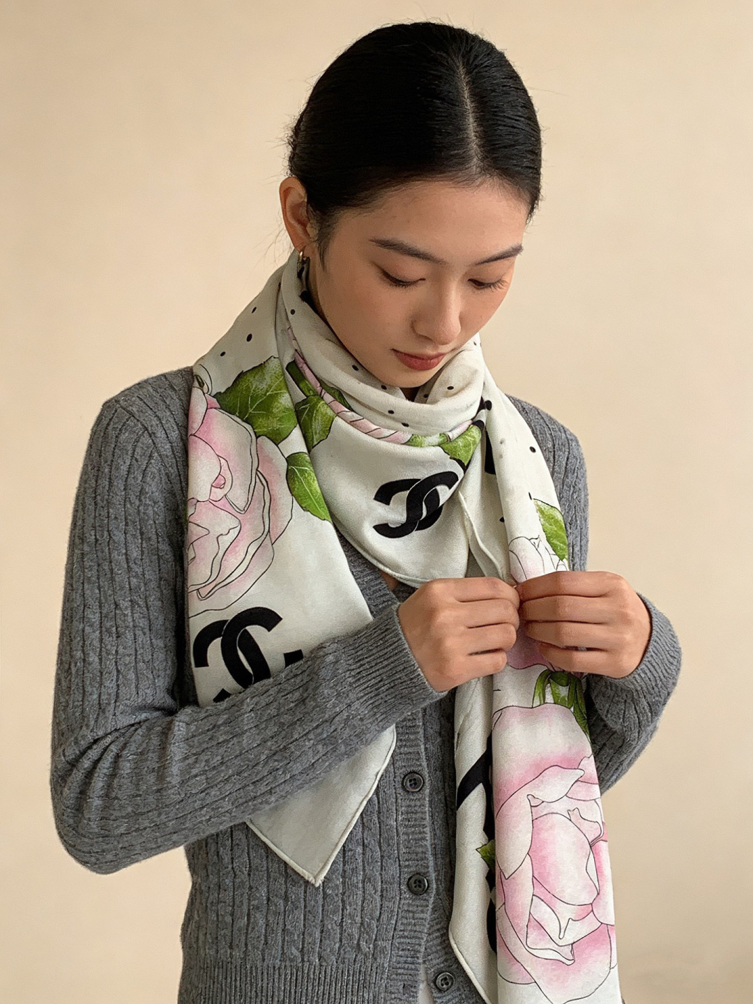 【升级双面同色 加密面料】 上新❤️ 140*140台版印花 黑白二色 高级都市新贵！山茶花的再一次邂逅