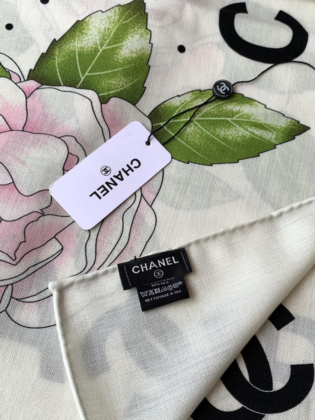 【升级双面同色 加密面料】 上新❤️ 140*140台版印花 黑白二色 高级都市新贵！山茶花的再一次邂逅