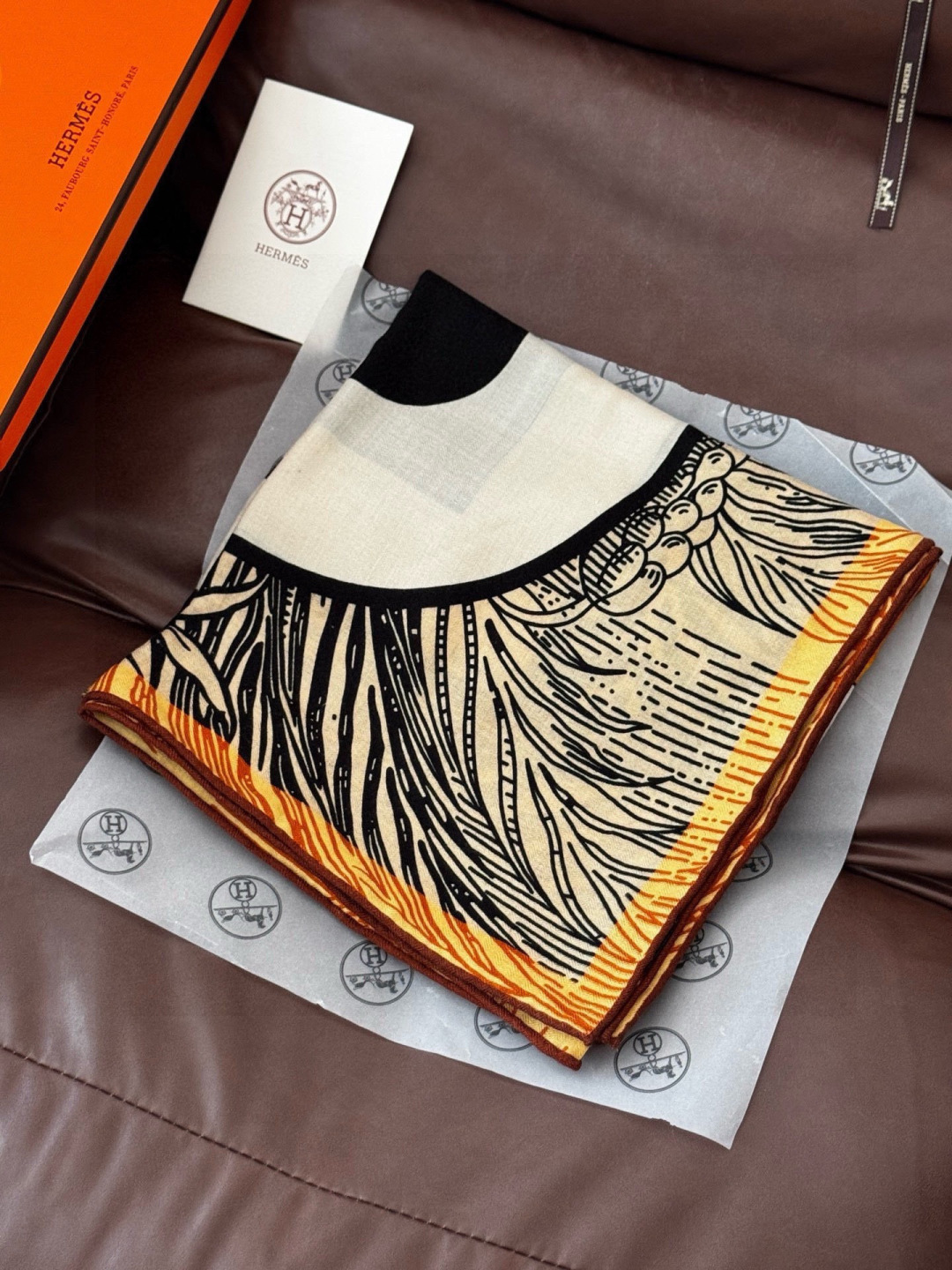 H，目前最热门的 “超现实爱马仕枢纽” 风靡全宇宙，听名字就充斥着未来空间♥️艺术品一样的存在，会绝版的