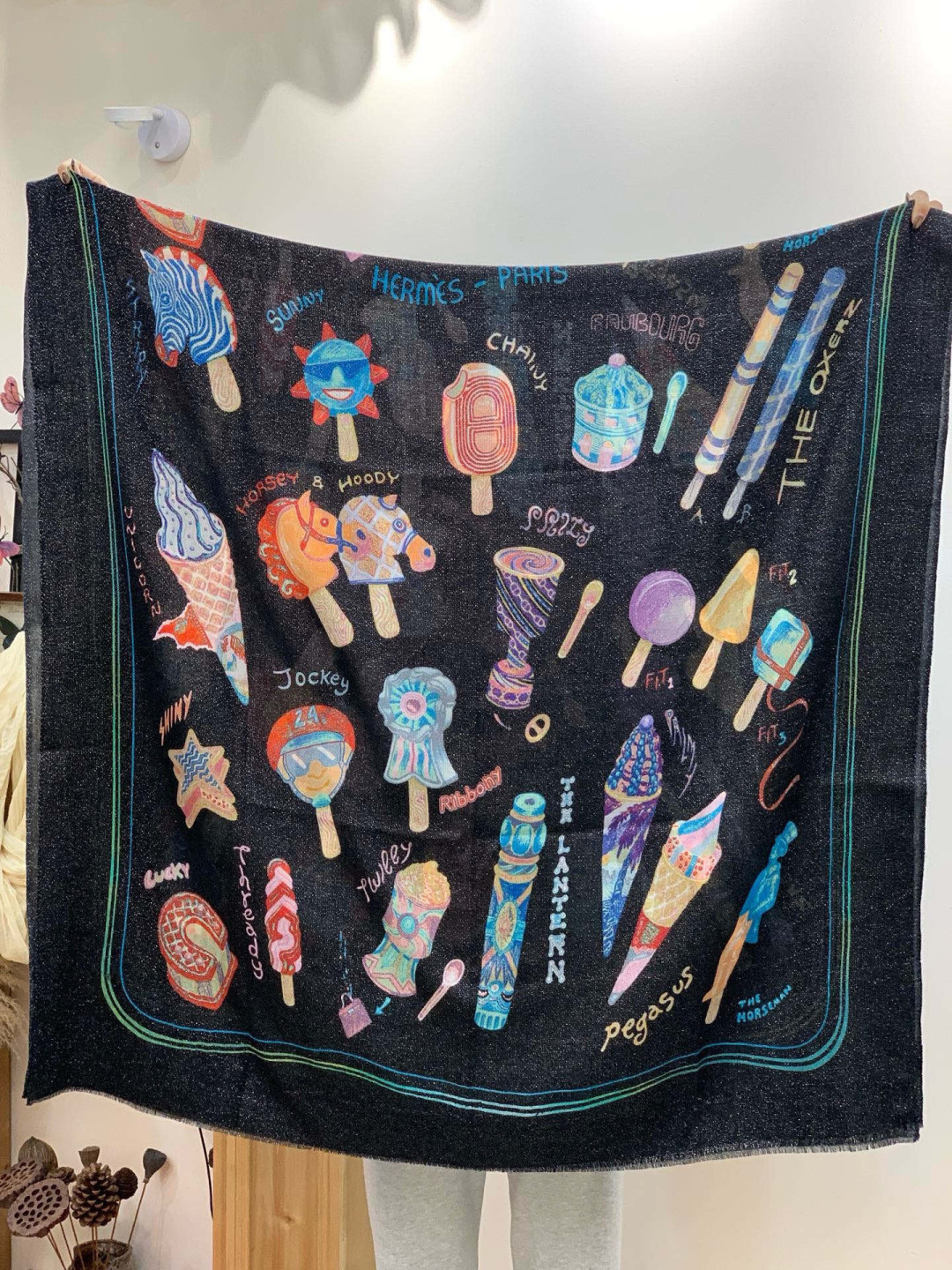 会发光发亮的围巾 新款🆕🏇🏇买了都说好看‼️推荐💕顶级工艺超值‼️爱马仕专柜爆款🎁💟立体呈现图案纹路实物