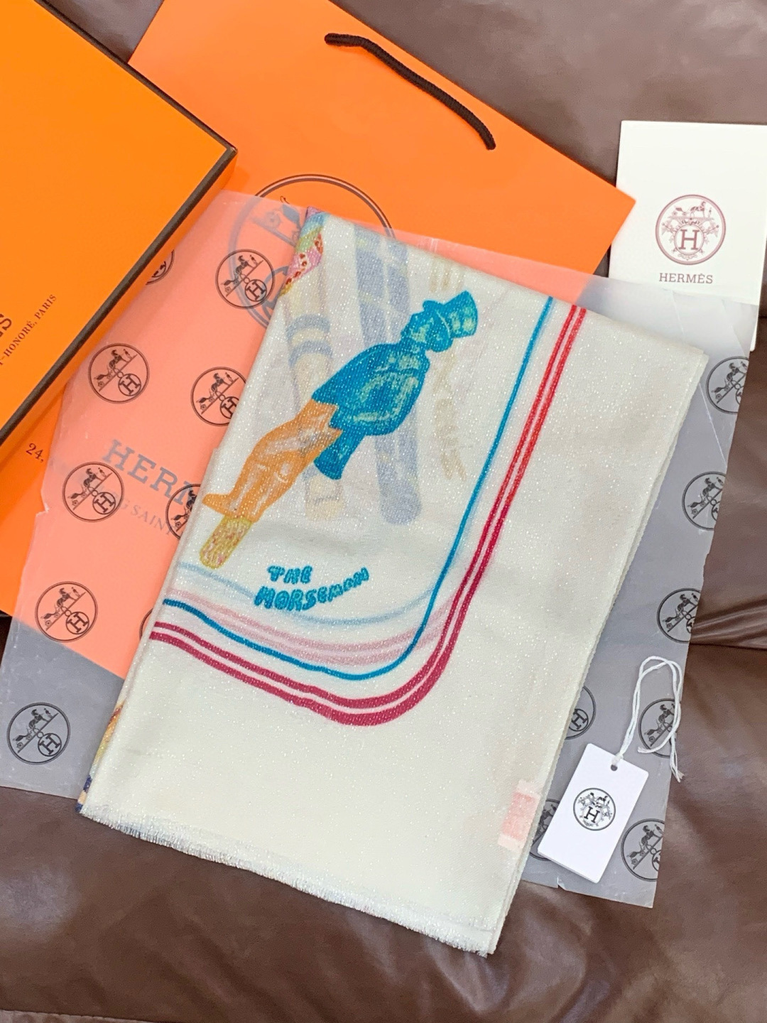 会发光发亮的围巾 新款🆕🏇🏇买了都说好看‼️推荐💕顶级工艺超值‼️爱马仕专柜爆款🎁💟立体呈现图案纹路实物