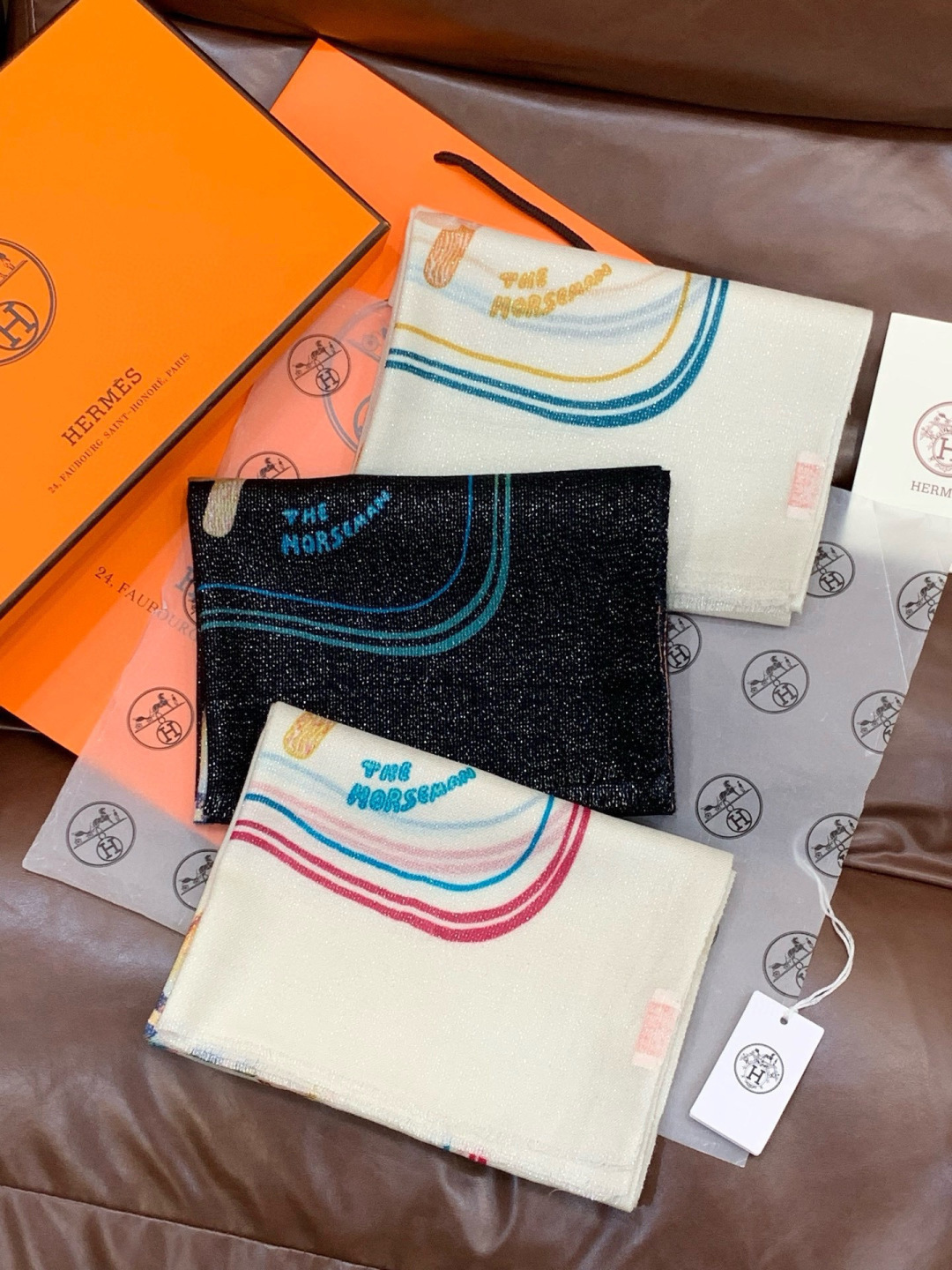 会发光发亮的围巾 新款🆕🏇🏇买了都说好看‼️推荐💕顶级工艺超值‼️爱马仕专柜爆款🎁💟立体呈现图案纹路实物