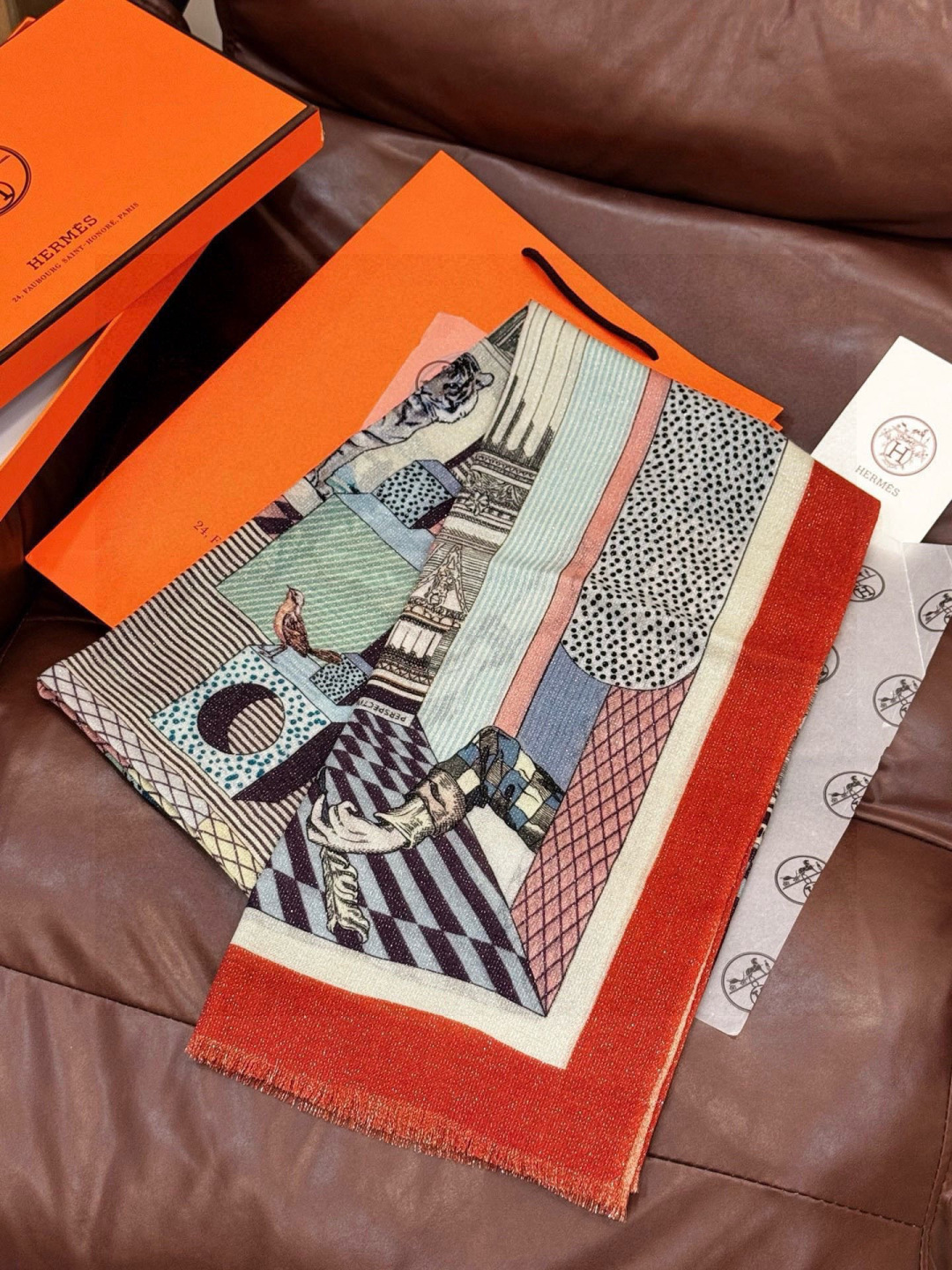会发光发亮的围巾 爱马仕 专柜同步 买了都说好看羊绒印花‼️推荐💕顶级工艺超值‼️爱马仕专柜爆款🎁🎁羊绒