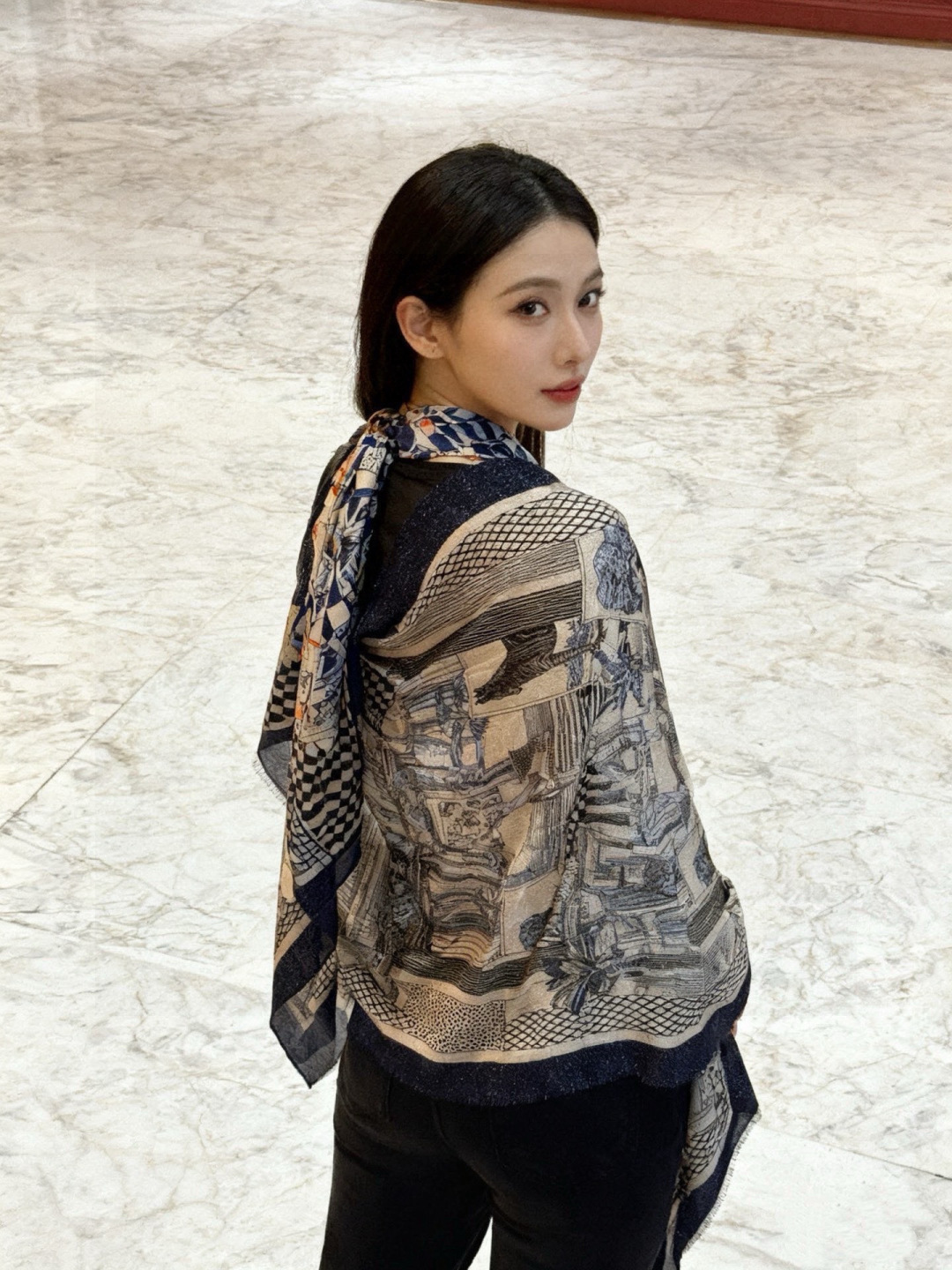 会发光发亮的围巾 爱马仕 专柜同步 买了都说好看羊绒印花‼️推荐💕顶级工艺超值‼️爱马仕专柜爆款🎁🎁羊绒