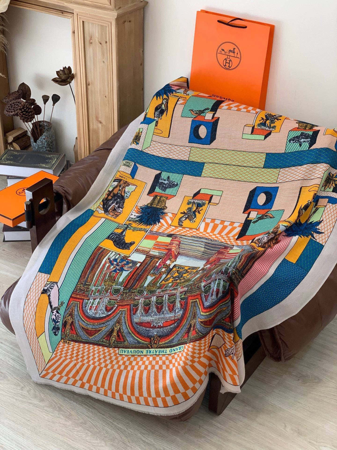 会发光发亮的围巾 爱马仕 专柜同步 买了都说好看羊绒印花‼️推荐💕顶级工艺超值‼️爱马仕专柜爆款🎁🎁羊绒