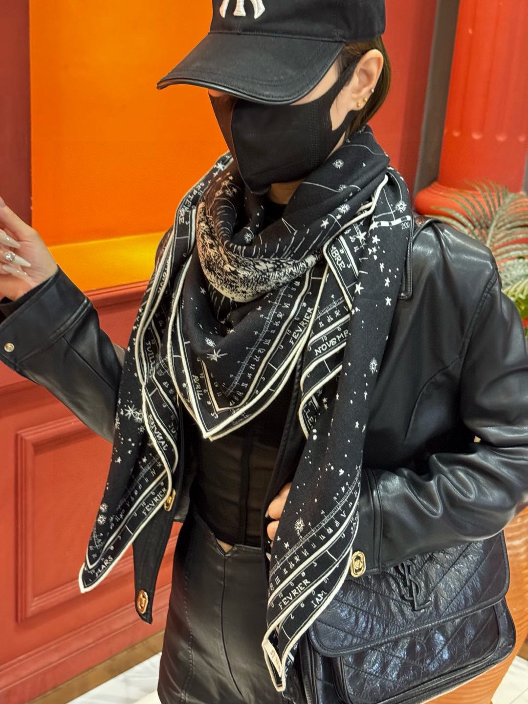 上新💞D家丝巾｛140cm真丝羊绒｝桑蚕丝+羊绒现由彼得罗•鲁福 (Pietro RUffo） 设计的D