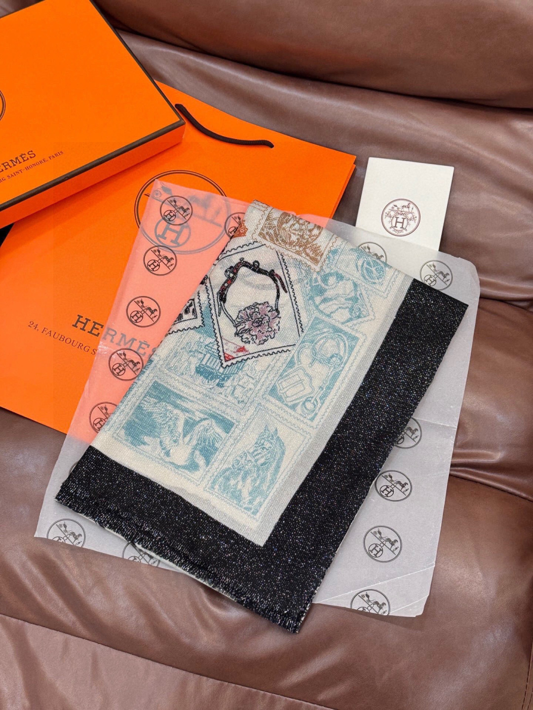 会发光发亮的围巾 羊绒新款🆕👏买了都说好看‼️推荐💕爱马仕羊绒方巾，顶级工艺超值‼️爱马仕专柜爆款🎁💟立