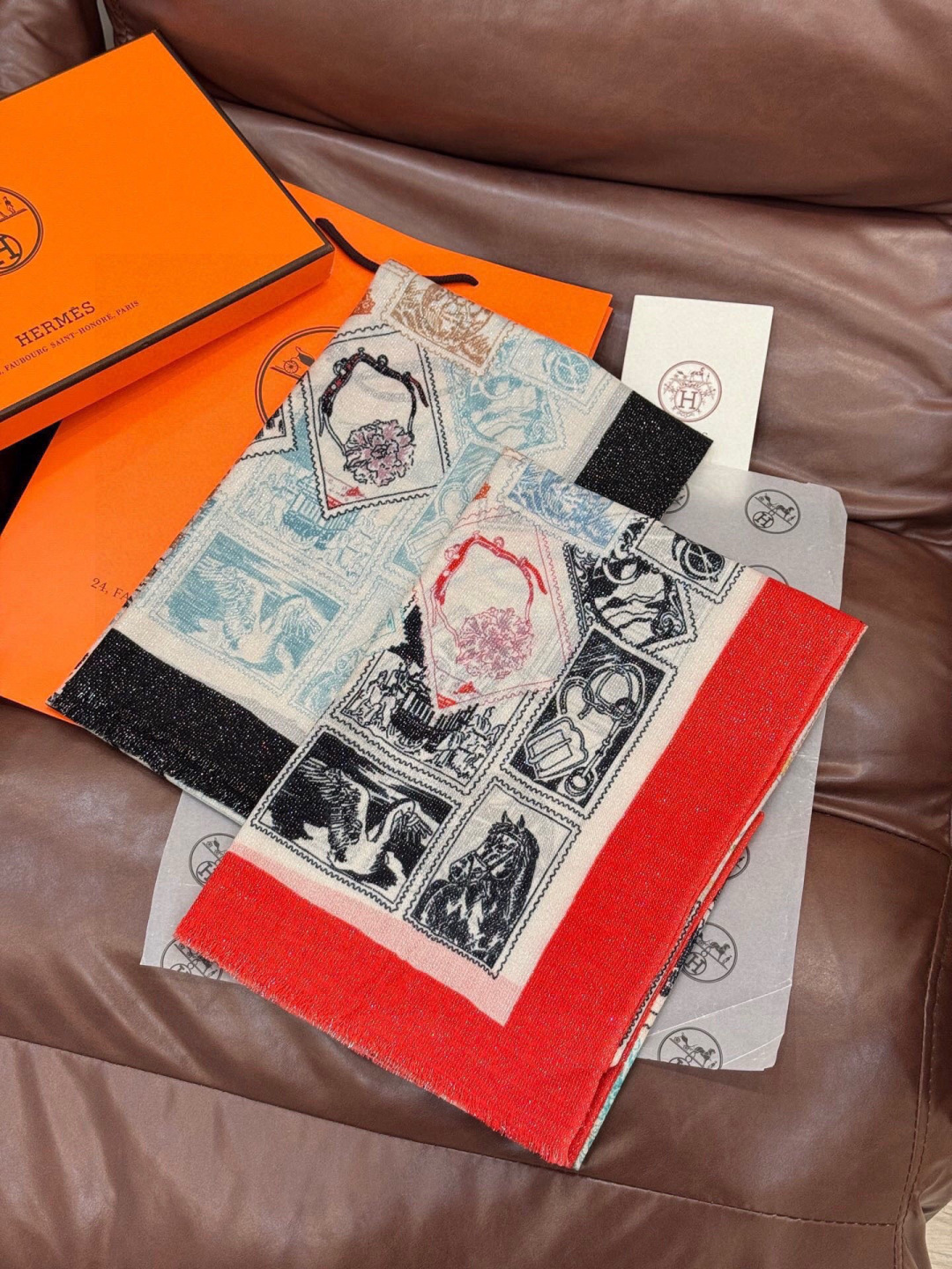 会发光发亮的围巾 羊绒新款🆕👏买了都说好看‼️推荐💕爱马仕羊绒方巾，顶级工艺超值‼️爱马仕专柜爆款🎁💟立