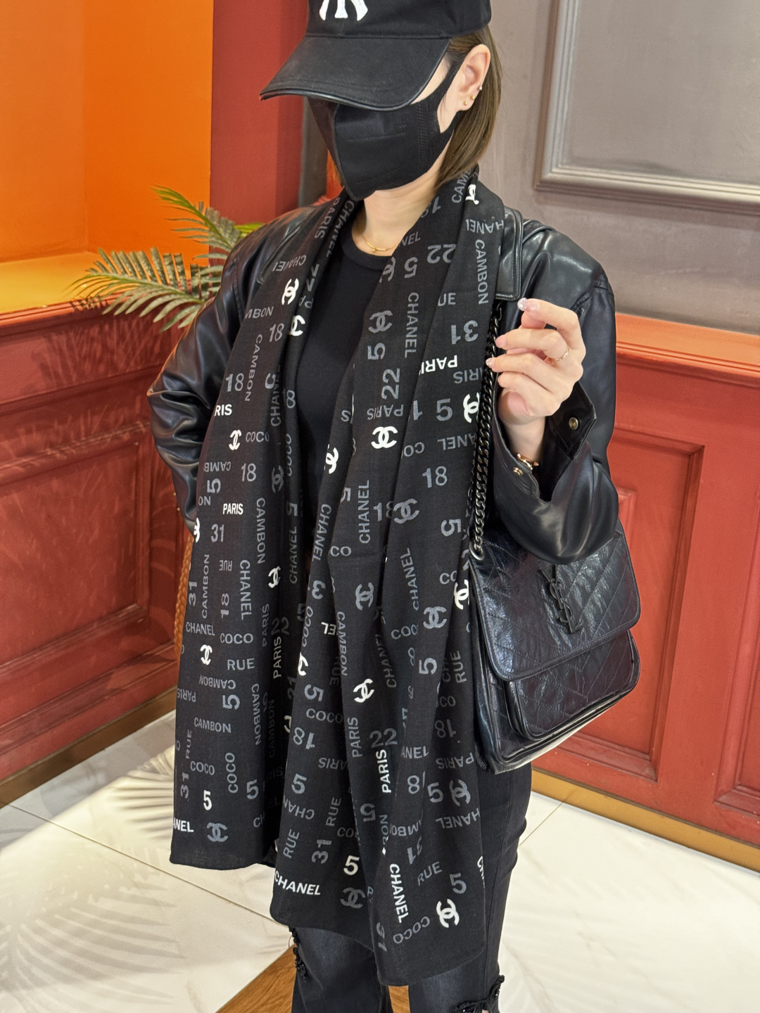 上新❤️【Chanel】 经典茶花优雅Coco风，Chanel最新菱格丝绒大方巾~气质到骨子里，香奶奶新