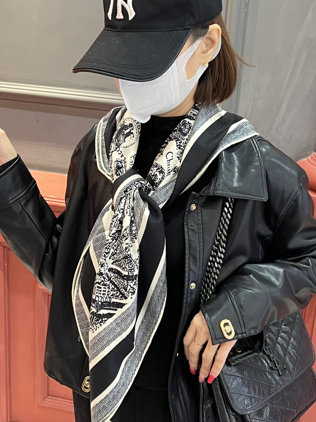 Dior ❤【️巴黎地图】黄金尺寸110*110双面同色丝绒方巾 不爱140繁复尺寸的姐妹可以选择110