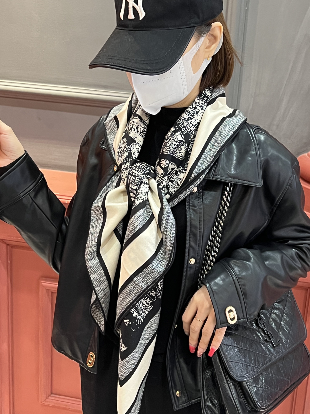 Dior ❤【️巴黎地图】黄金尺寸110*110双面同色丝绒方巾 不爱140繁复尺寸的姐妹可以选择110