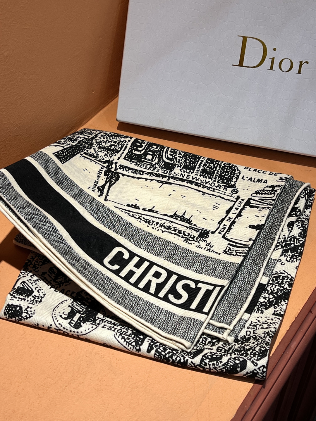 Dior ❤【️巴黎地图】黄金尺寸110*110双面同色丝绒方巾 不爱140繁复尺寸的姐妹可以选择110