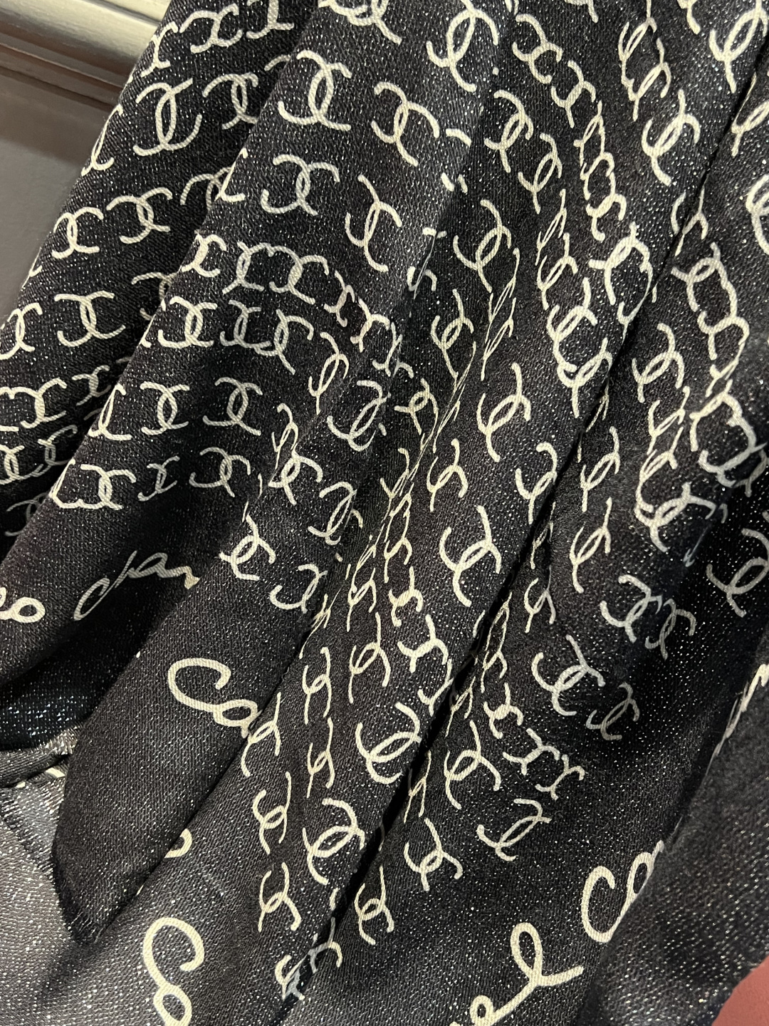 上新🌟 会发光发亮的围巾 💄💋新款客供银线💖羊绒面料长巾 😘美翻了[流泪]【手绘LOGO银线长巾】御用殿