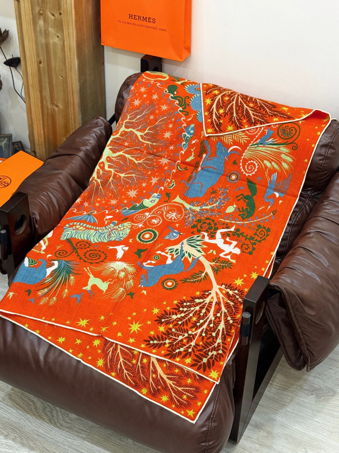 羊绒新款🆕👏👏买了都说好看‼️推荐💕爱马仕双面同色羊绒方巾【玛雅森林双面同色140】，顶级工艺超值‼️爱