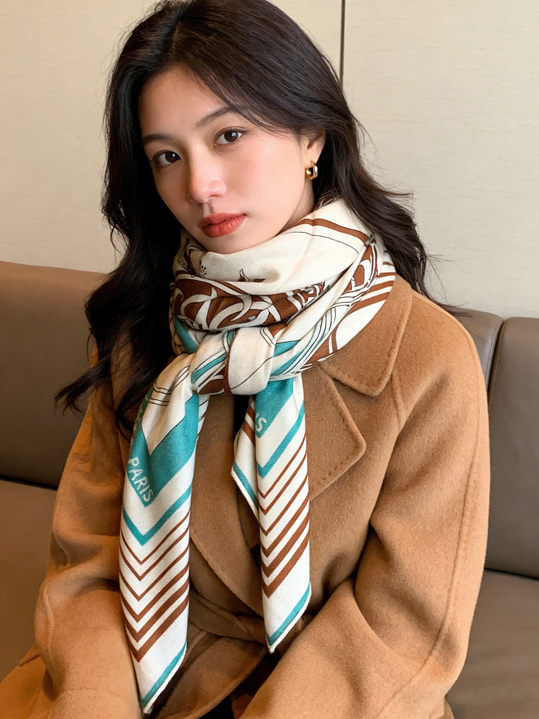 羊绒新款🆕👏👏买了都说好看‼️推荐💕爱马仕双面同色羊绒方巾【双面同色140】，顶级工艺超值‼️爱马仕专柜