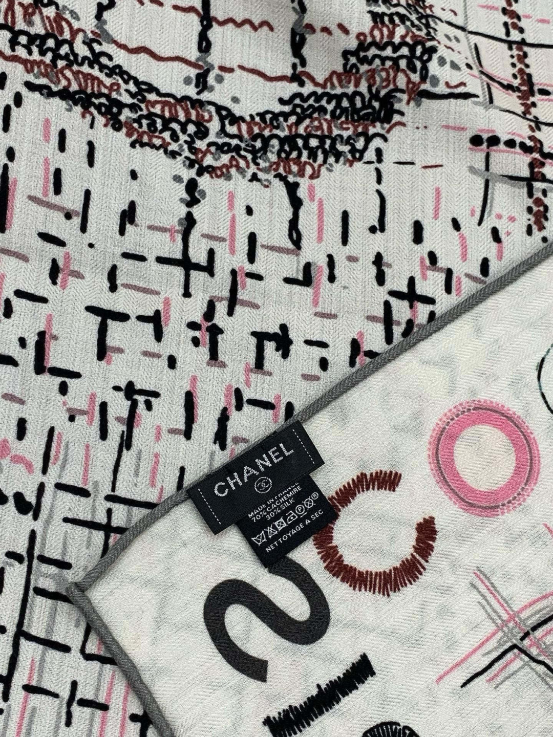 😘新款 💖🌟【康鹏街31号】羊绒方巾‼️抢‼️VIP推荐 ‼️👍下手一定要快【高端 大爱❤️女人尤物 货