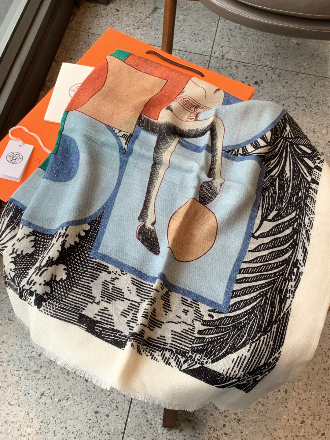 会发光发亮的围巾 爱马仕 专柜同步 买了都说好看羊绒印花‼️推荐💕顶级工艺超值‼️爱马仕专柜爆款🎁🎁羊绒