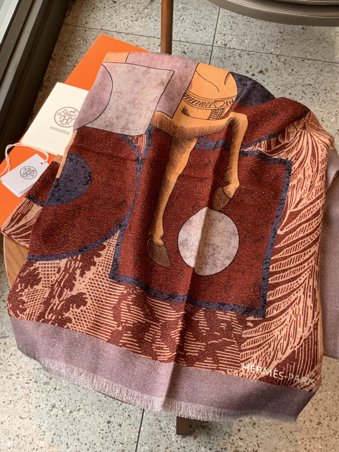 会发光发亮的围巾 爱马仕 专柜同步 买了都说好看羊绒印花‼️推荐💕顶级工艺超值‼️爱马仕专柜爆款🎁🎁羊绒