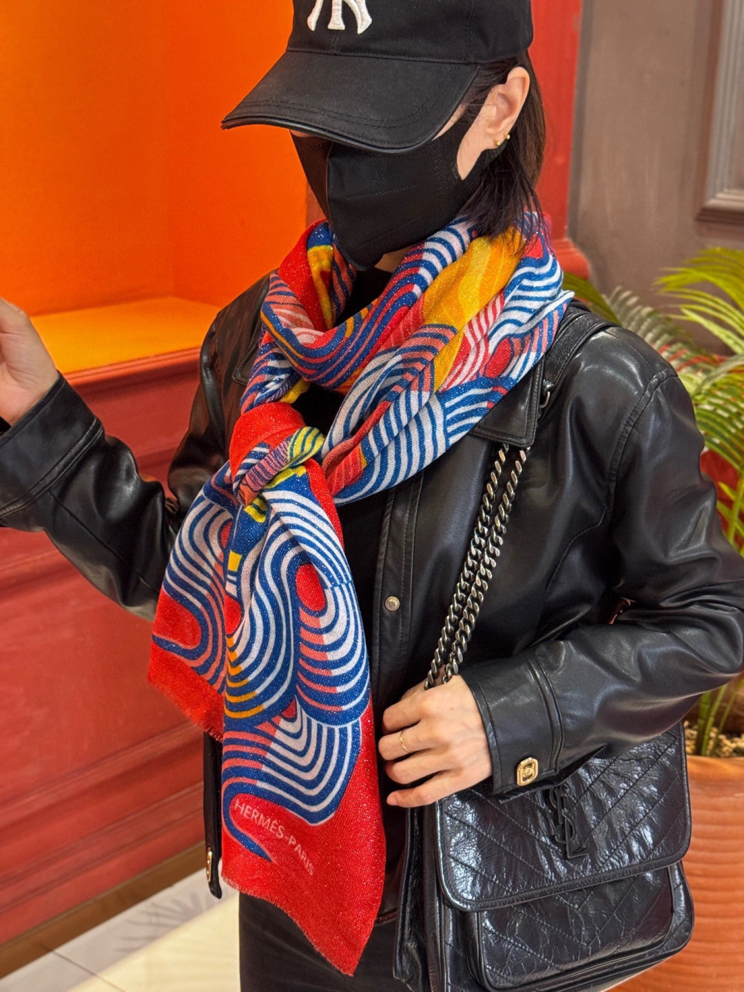 上新🌟 会发光发亮的围巾 💄💋新款客银丝+💖羊绒面料长巾 😘美翻了[流泪]H家【骏马披挂长巾】御用殿堂级