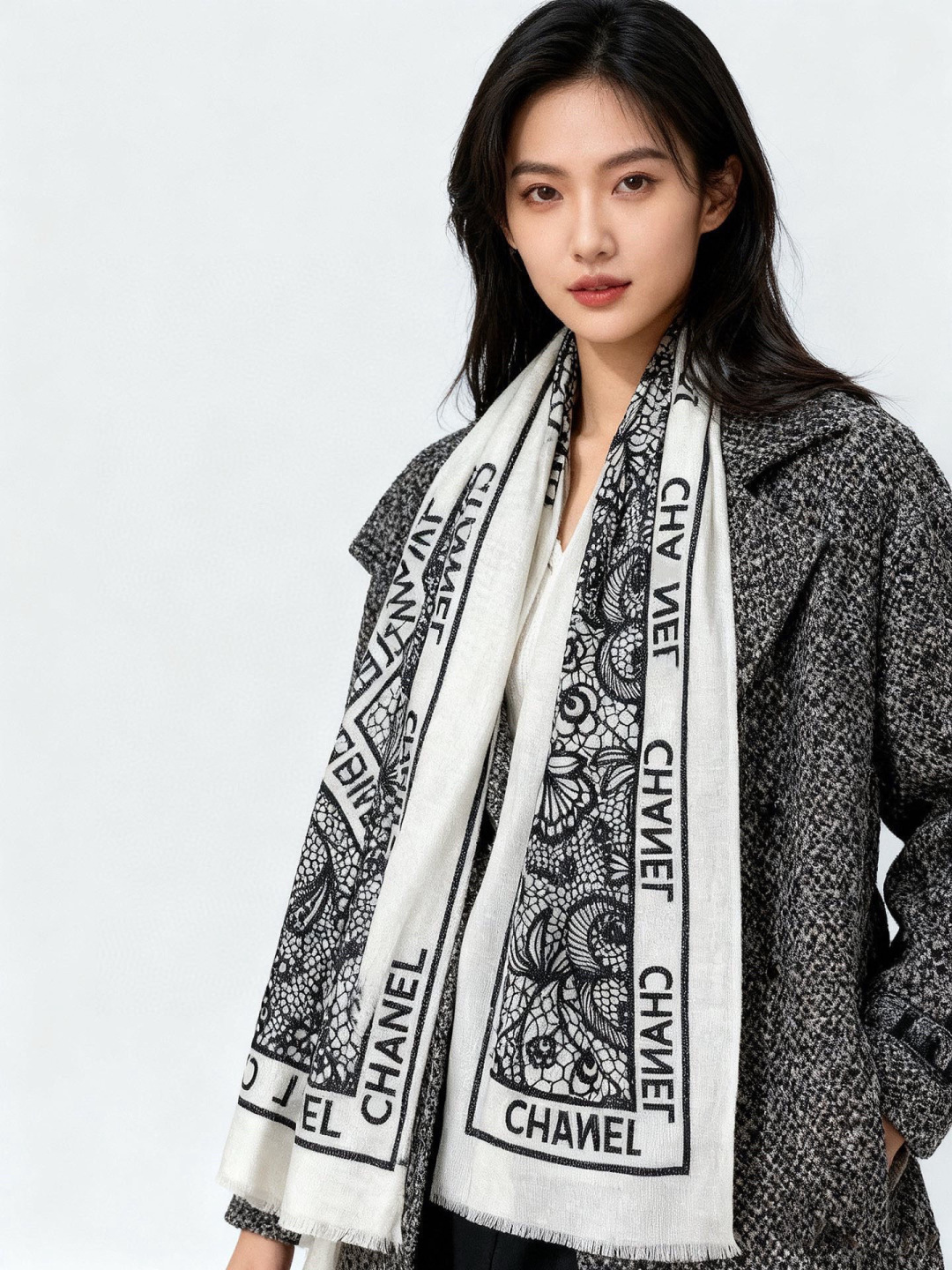 会发光发亮的围巾💟香奶奶专柜上新客供羊绒长巾👑👑 卖的超爆的，亮晶晶✨的银丝上身才会知道她的美，洋气、大