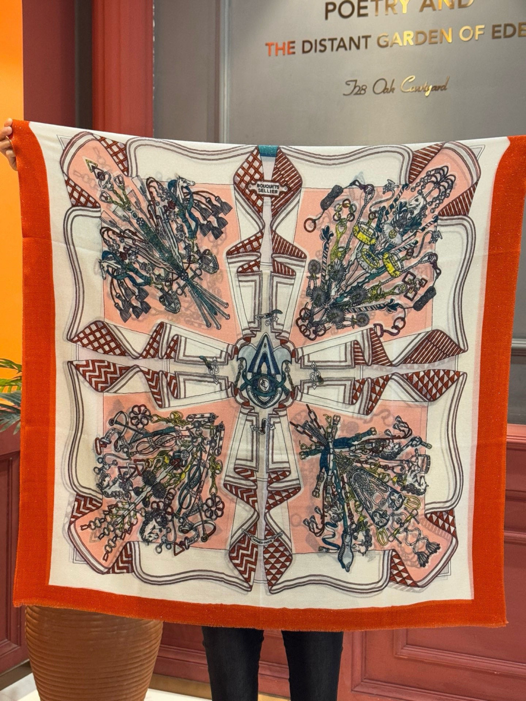 会发光发亮的围巾 羊绒新款🆕👏买了都说好看‼️推荐💕爱马仕羊绒方巾，顶级工艺超值‼️爱马仕专柜爆款🎁💟立