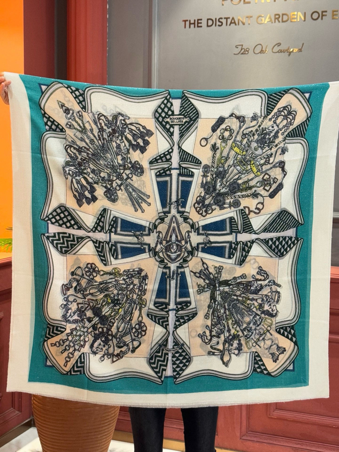 会发光发亮的围巾 羊绒新款🆕👏买了都说好看‼️推荐💕爱马仕羊绒方巾，顶级工艺超值‼️爱马仕专柜爆款🎁💟立