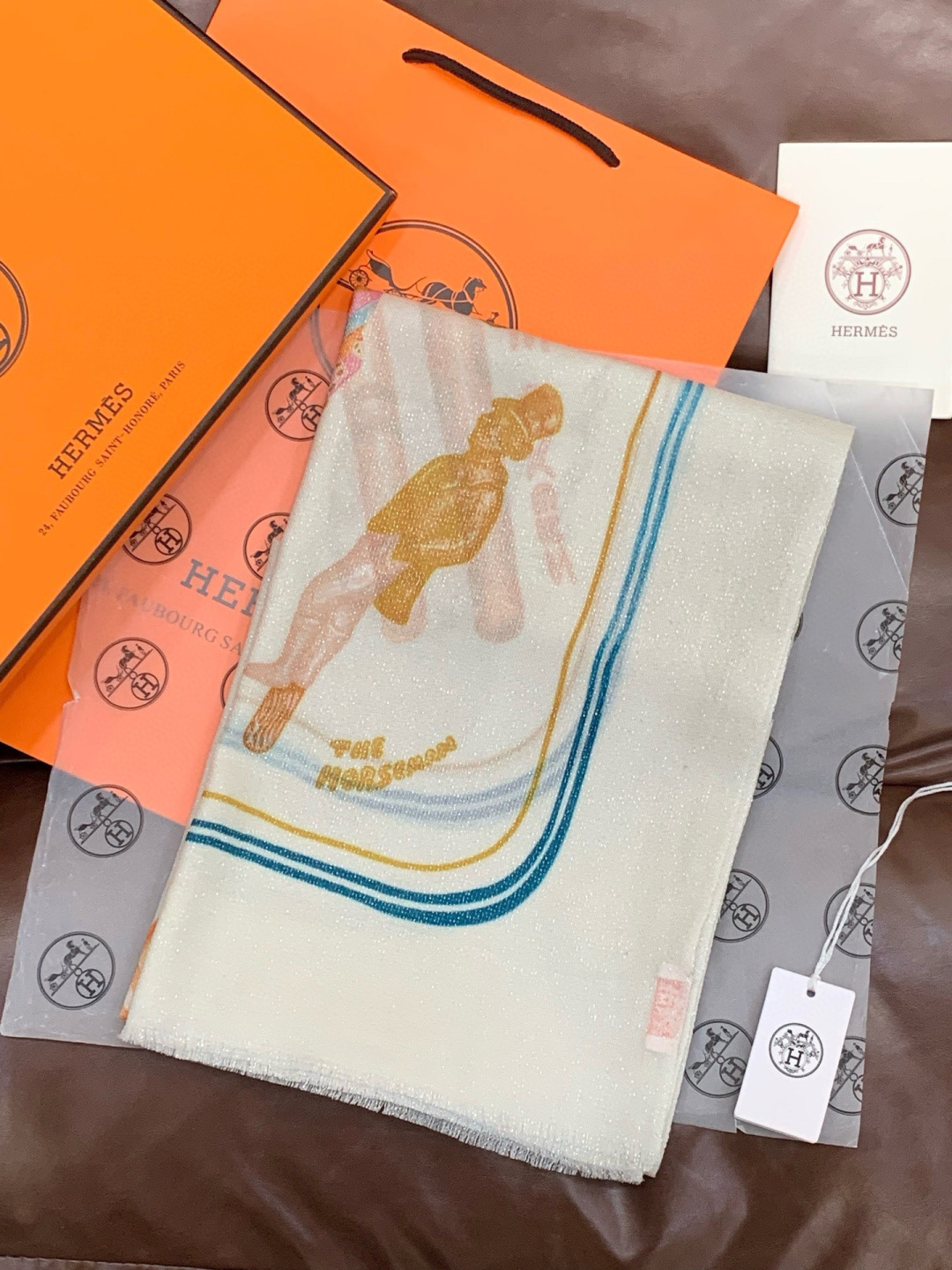 会发光发亮的围巾 新款🆕🏇🏇买了都说好看‼️推荐💕顶级工艺超值‼️爱马仕专柜爆款🎁💟立体呈现图案纹路实物