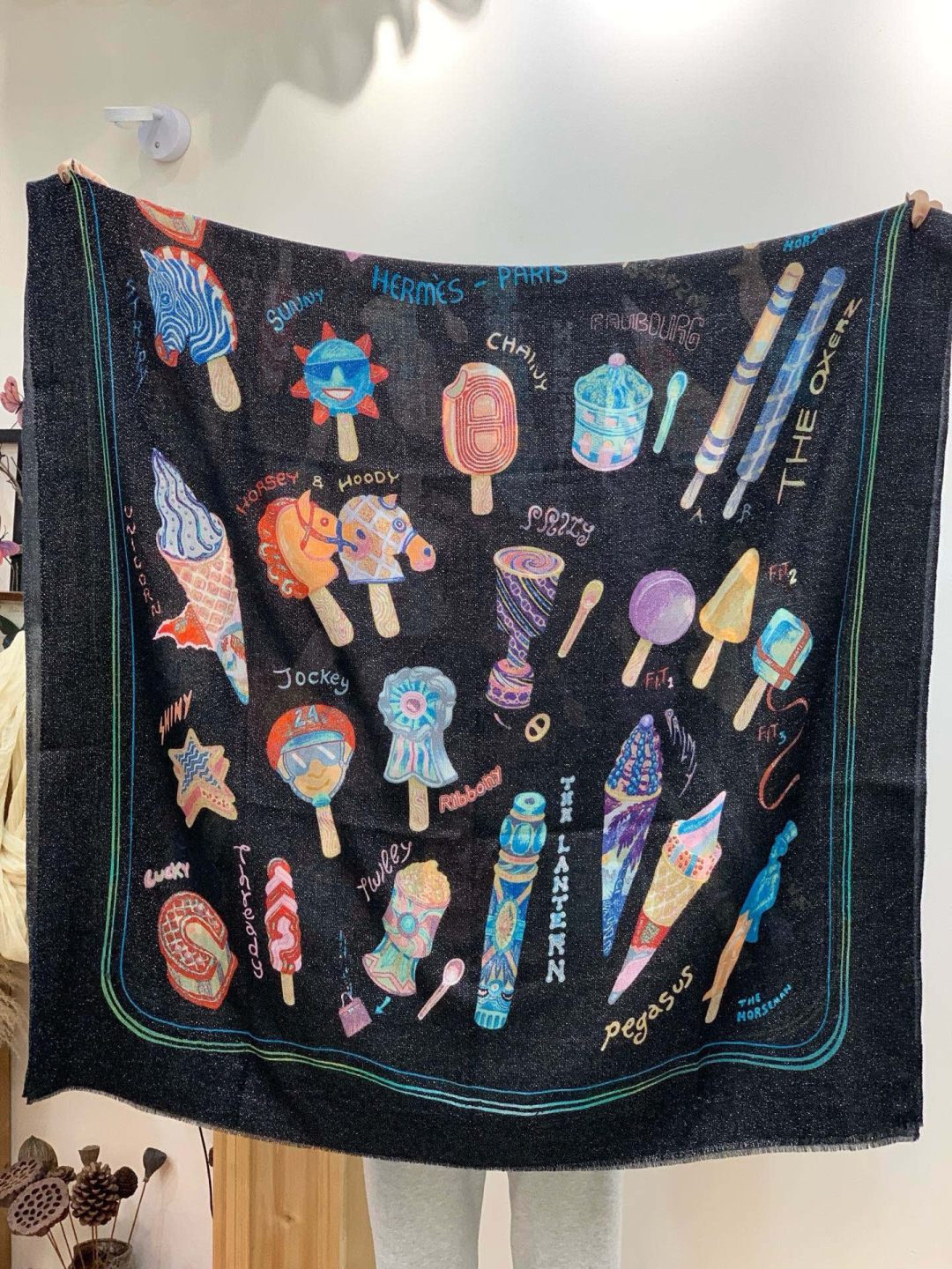 会发光发亮的围巾 新款🆕🏇🏇买了都说好看‼️推荐💕顶级工艺超值‼️爱马仕专柜爆款🎁💟立体呈现图案纹路实物