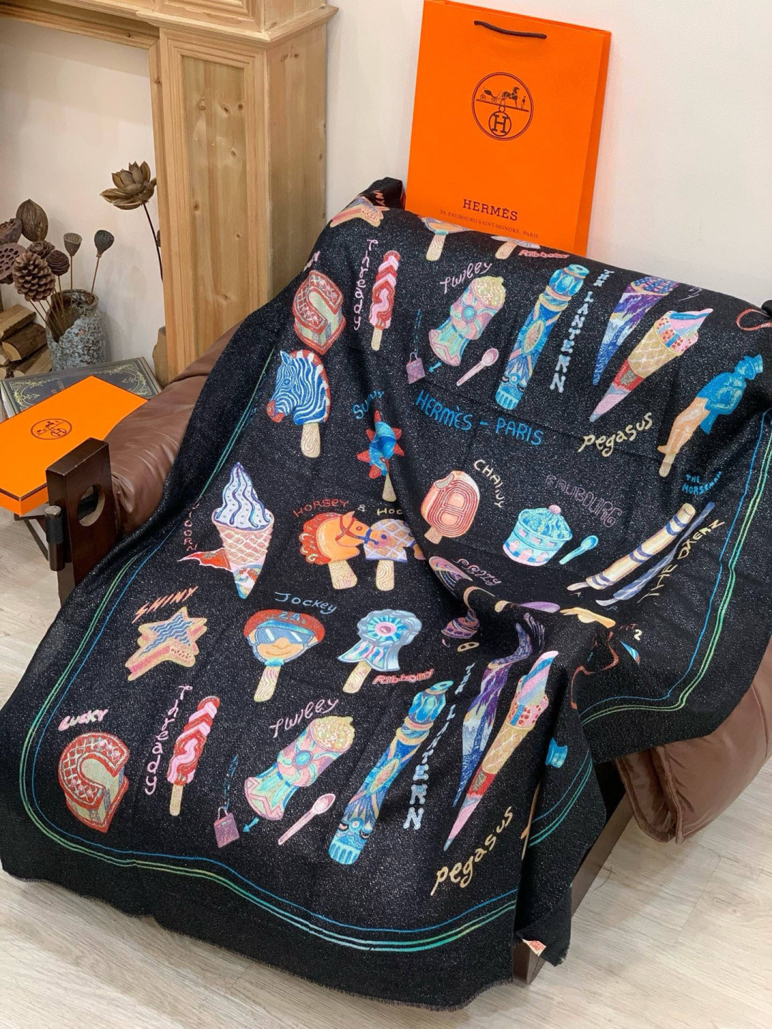 会发光发亮的围巾 新款🆕🏇🏇买了都说好看‼️推荐💕顶级工艺超值‼️爱马仕专柜爆款🎁💟立体呈现图案纹路实物