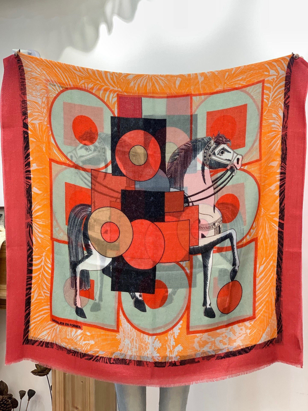 会发光发亮的围巾 爱马仕 专柜同步 买了都说好看羊绒印花‼️推荐💕顶级工艺超值‼️爱马仕专柜爆款🎁🎁羊绒