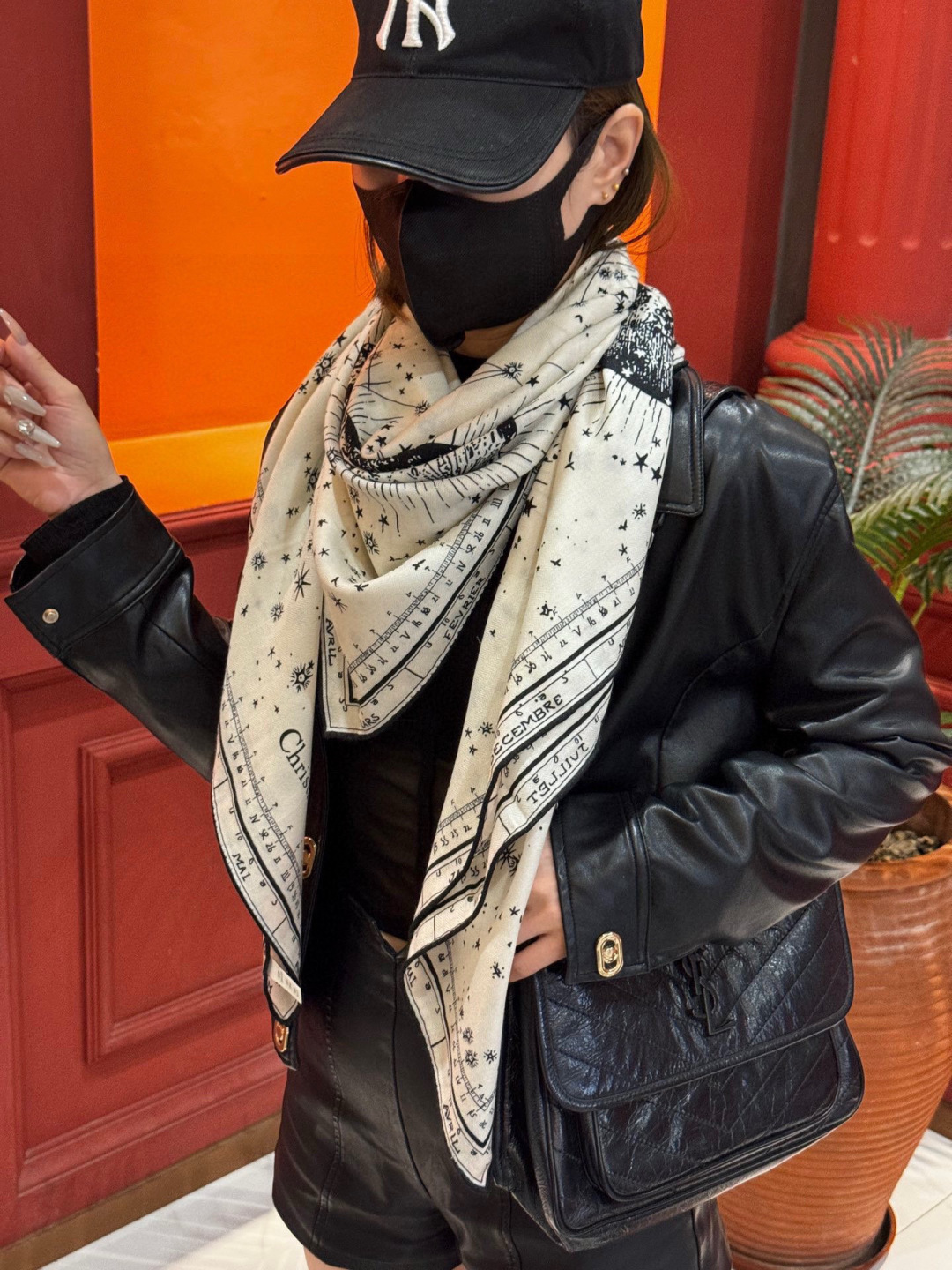 上新💞D家丝巾｛140cm真丝羊绒｝桑蚕丝+羊绒现由彼得罗•鲁福 (Pietro RUffo） 设计的D