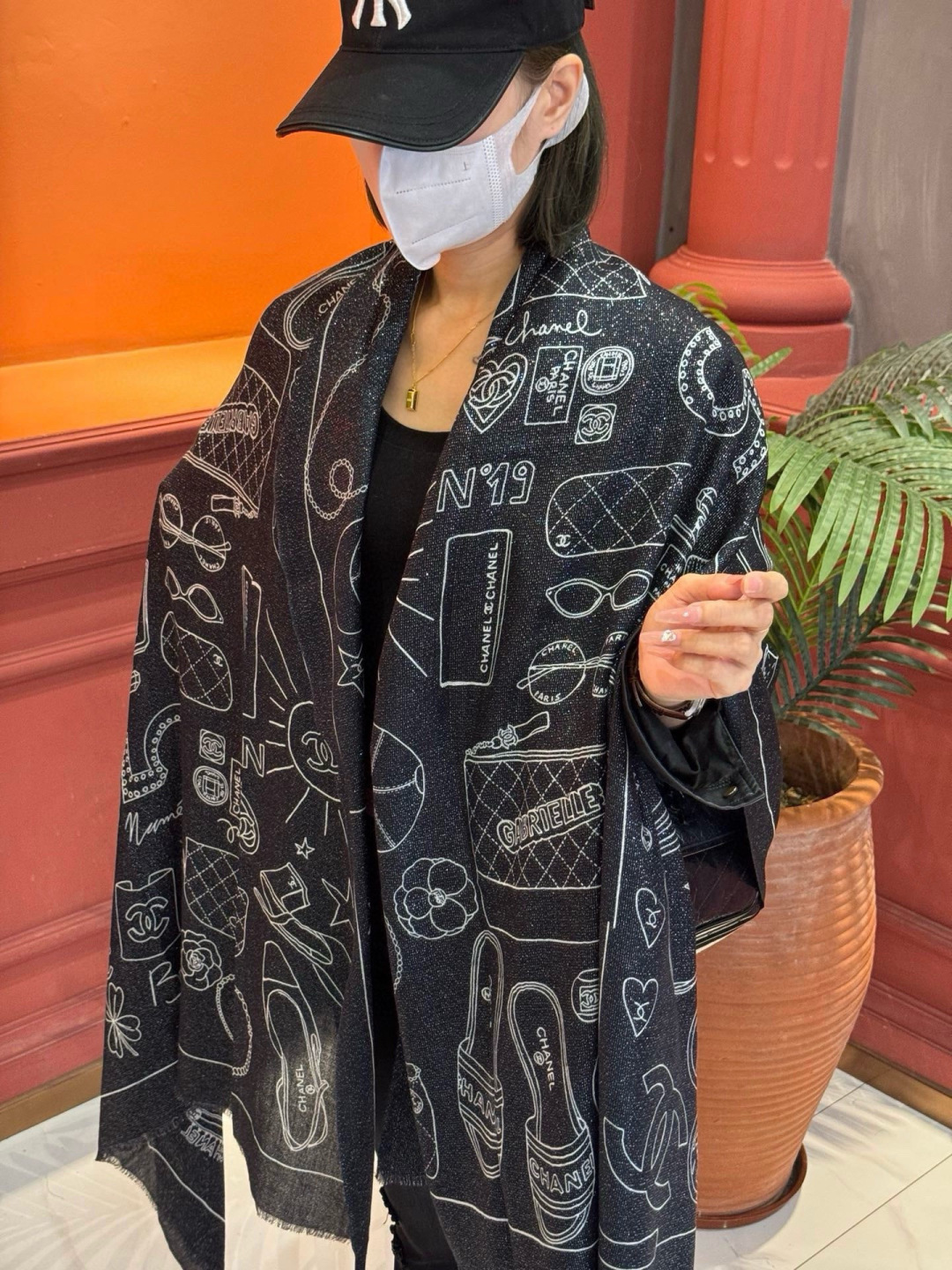 新款💖💖💃🏻💃🏻小香【会发光发亮的小香鞋包羊绒长巾】‼️抢‼️VIP推荐 ‼️👍下手一定要快【高端 大爱