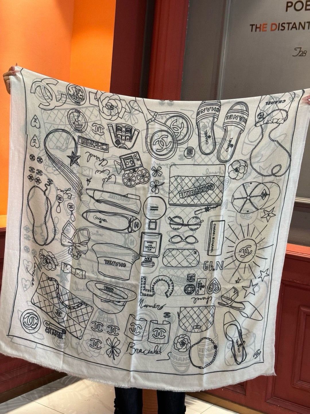 新款💖💖💃🏻💃🏻小香【会发光发亮的小香鞋包羊绒长巾】‼️抢‼️VIP推荐 ‼️👍下手一定要快【高端 大爱