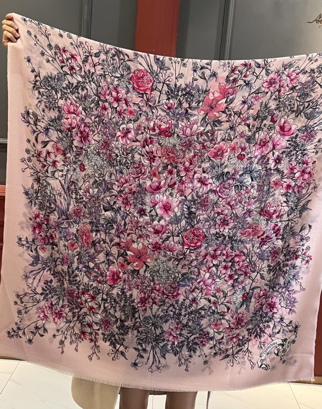 会发光发亮的围巾💃🏻💃🏻D家【D花香明媚】‼️抢‼️VIP推荐 ‼️👍下手一定要快【高端 大爱 ‼️纯羊