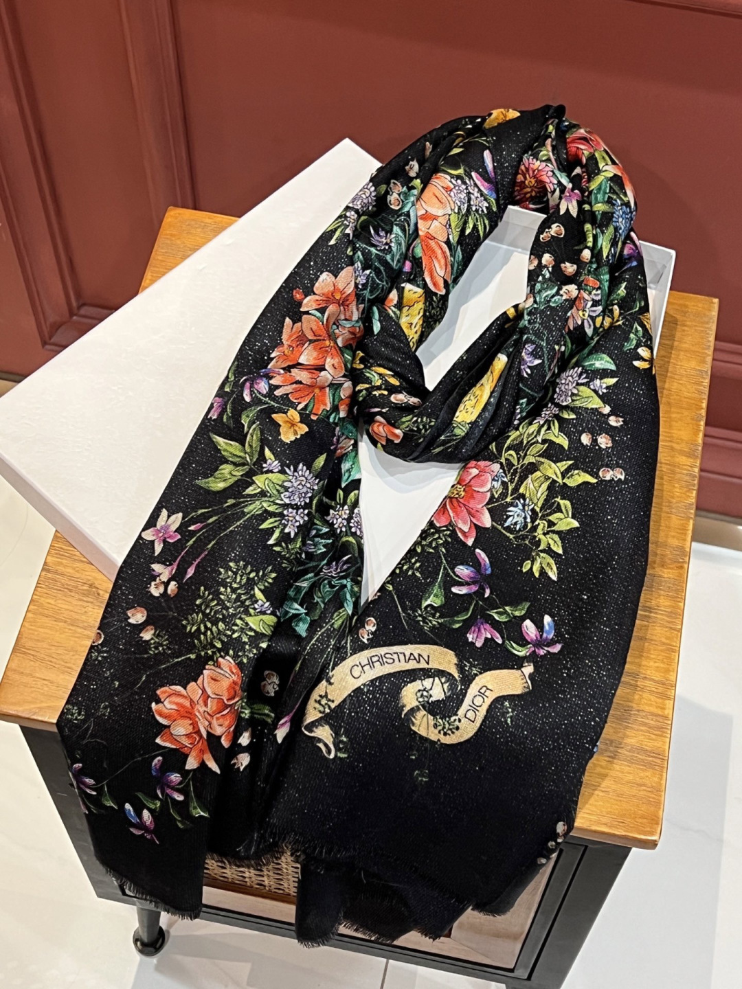 会发光发亮的围巾💃🏻💃🏻D家【D花香明媚】‼️抢‼️VIP推荐 ‼️👍下手一定要快【高端 大爱 ‼️纯羊