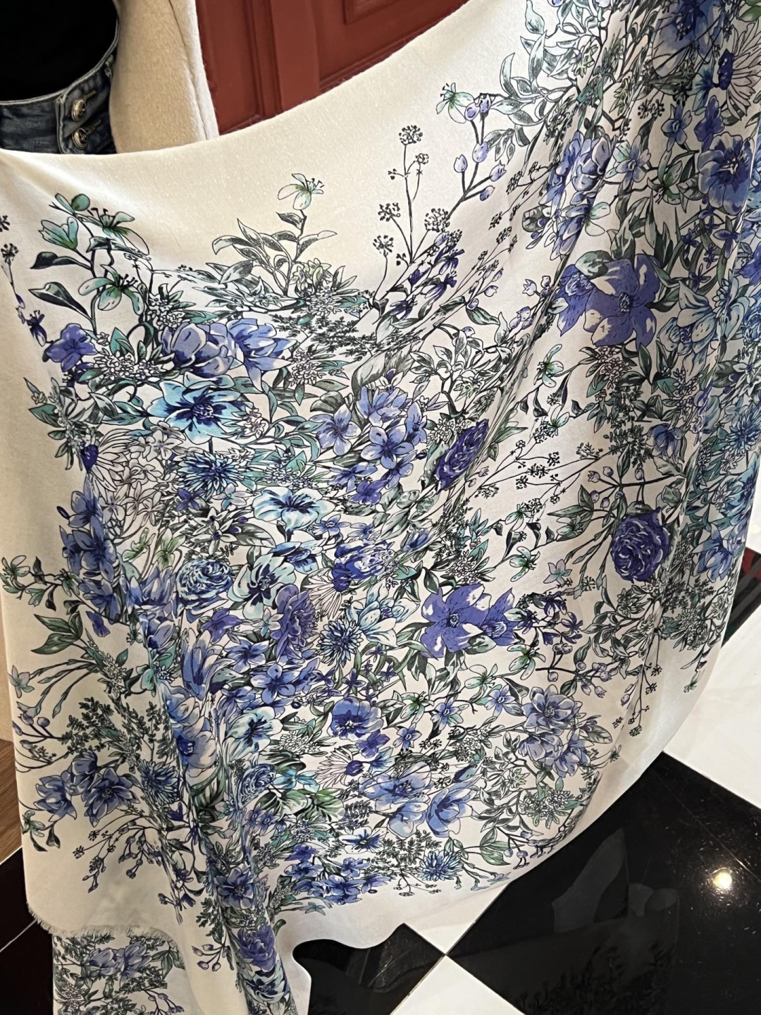 会发光发亮的围巾💃🏻💃🏻D家【D花香明媚】‼️抢‼️VIP推荐 ‼️👍下手一定要快【高端 大爱 ‼️纯羊