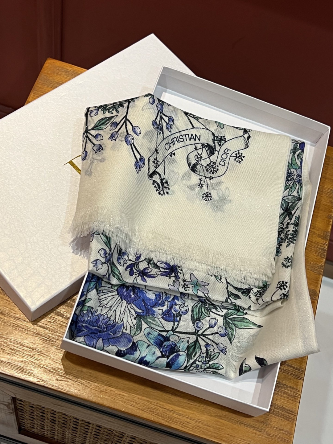 会发光发亮的围巾💃🏻💃🏻D家【D花香明媚】‼️抢‼️VIP推荐 ‼️👍下手一定要快【高端 大爱 ‼️纯羊