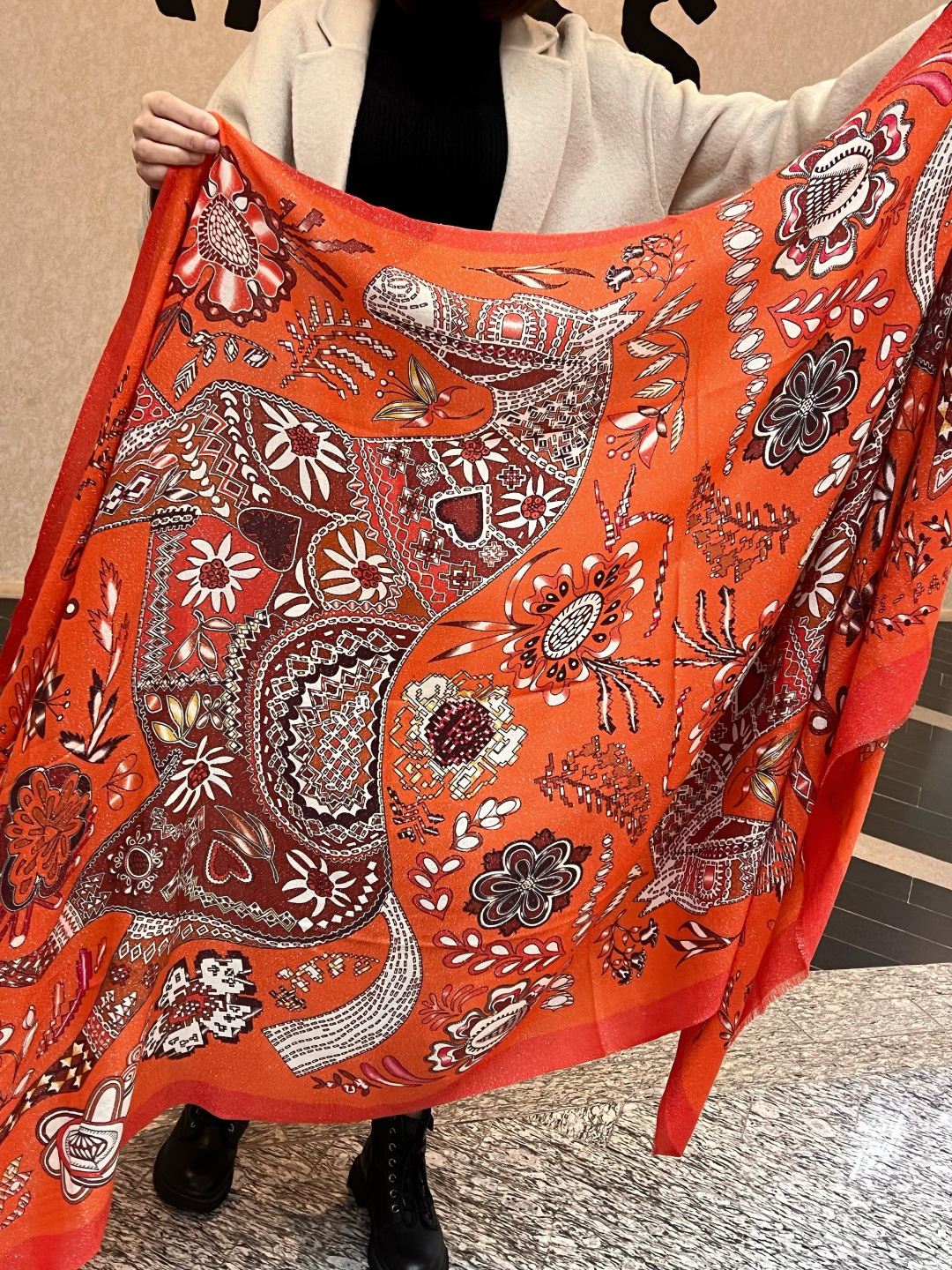 会发光发亮的围巾 爱马仕 专柜同步 买了都说好看羊绒印花‼️推荐💕顶级工艺超值‼️爱马仕专柜爆款🎁🎁羊绒