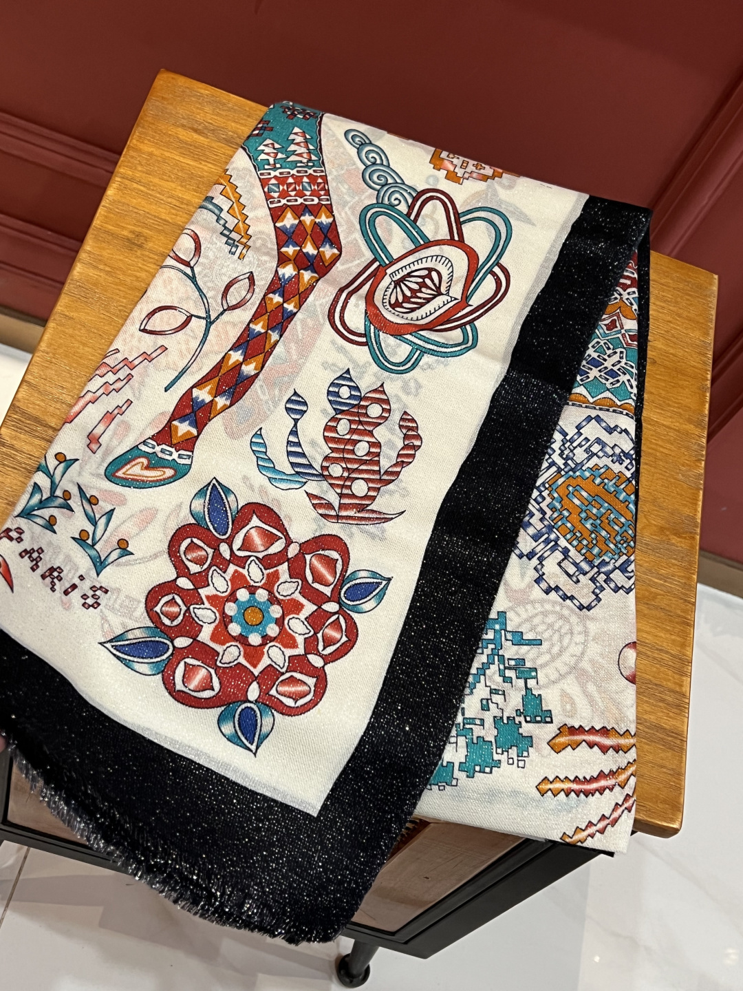 会发光发亮的围巾 爱马仕 专柜同步 买了都说好看羊绒印花‼️推荐💕顶级工艺超值‼️爱马仕专柜爆款🎁🎁羊绒